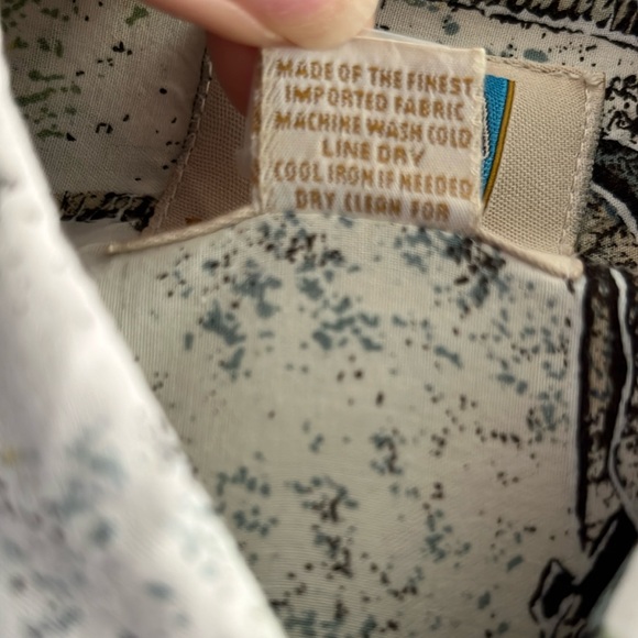 AVI COLLECTION BY KAHALA HAWAIIAN ISLANDS XL short sleeve button down - Picture 8 of 9